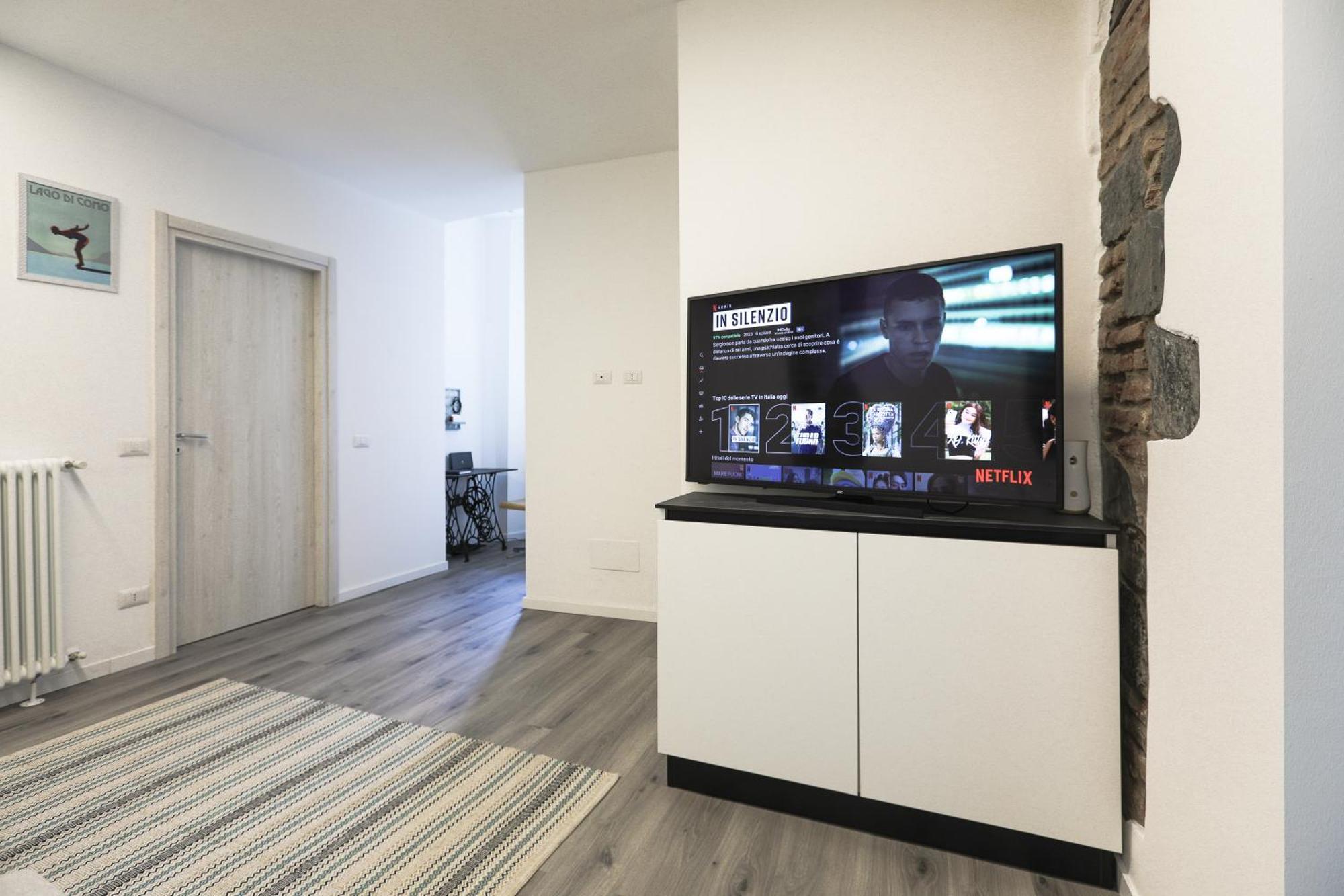 Apartament Blue Sapphire Como Cozy Flat In Center Of City Zewnętrze zdjęcie