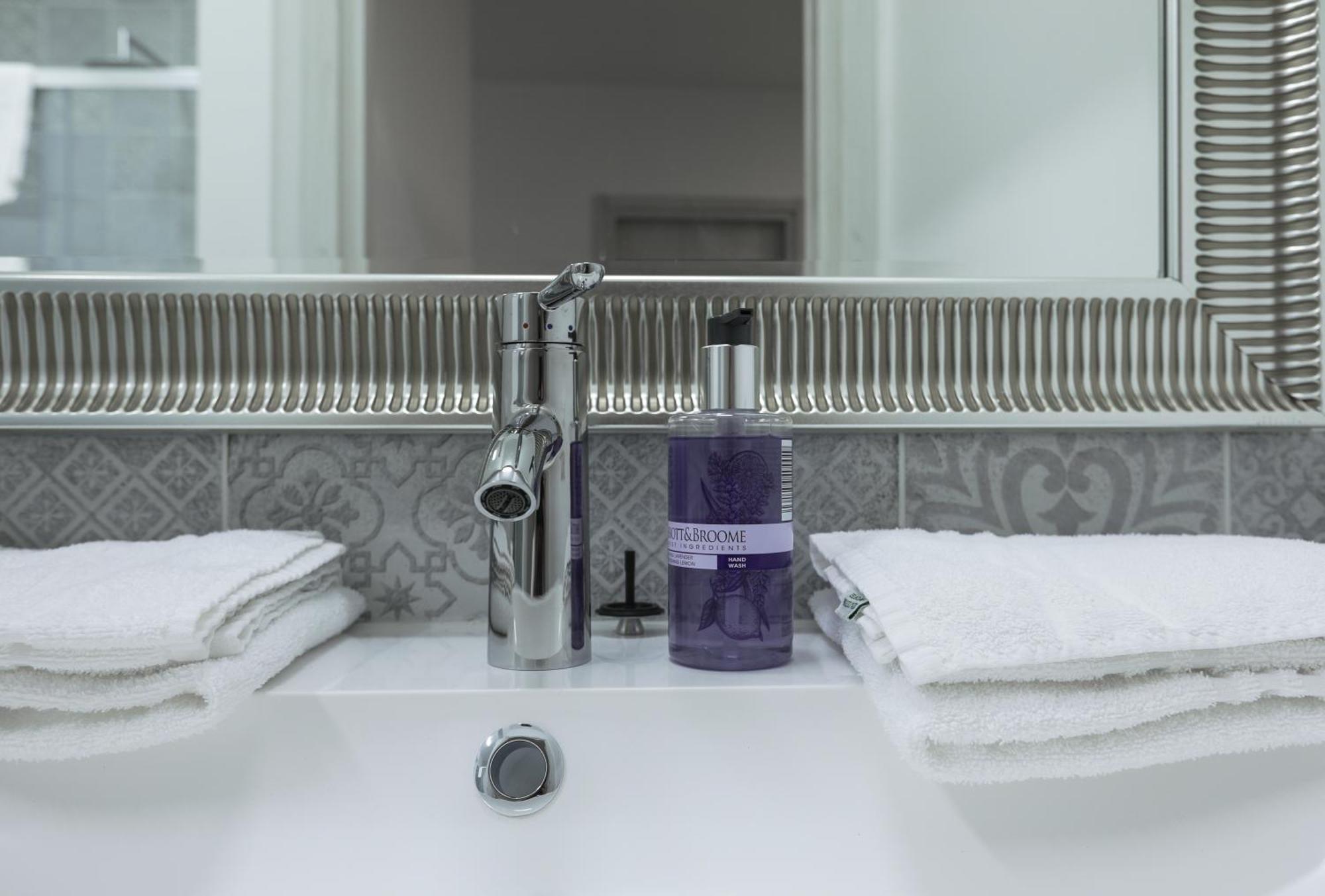 Apartament Blue Sapphire Como Cozy Flat In Center Of City Zewnętrze zdjęcie